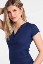 T-shirt Butterysoft à col Henley en tricot côtelé thumbnail 2