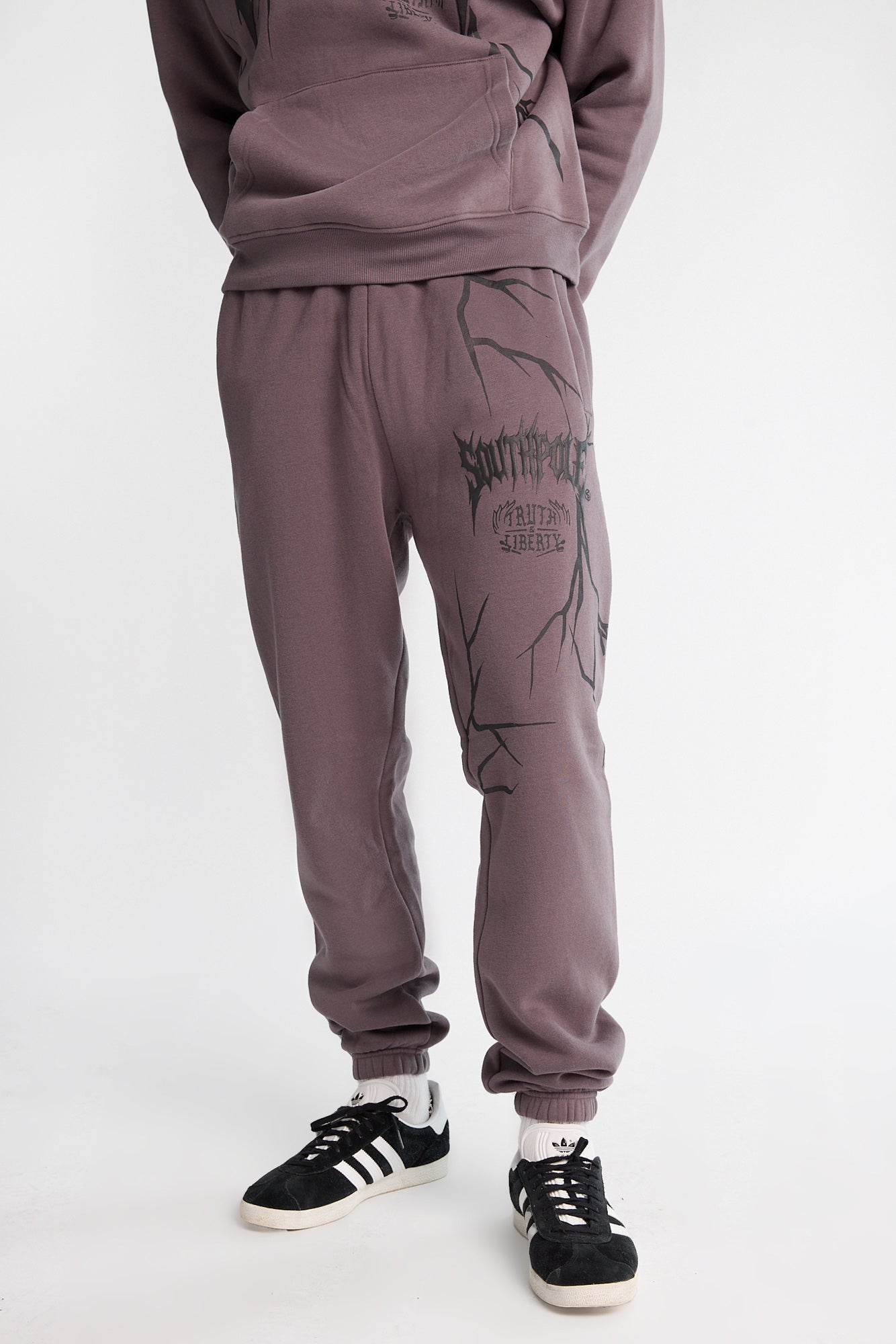 Pantalon en molleton South Pole à graphique relief gothique
