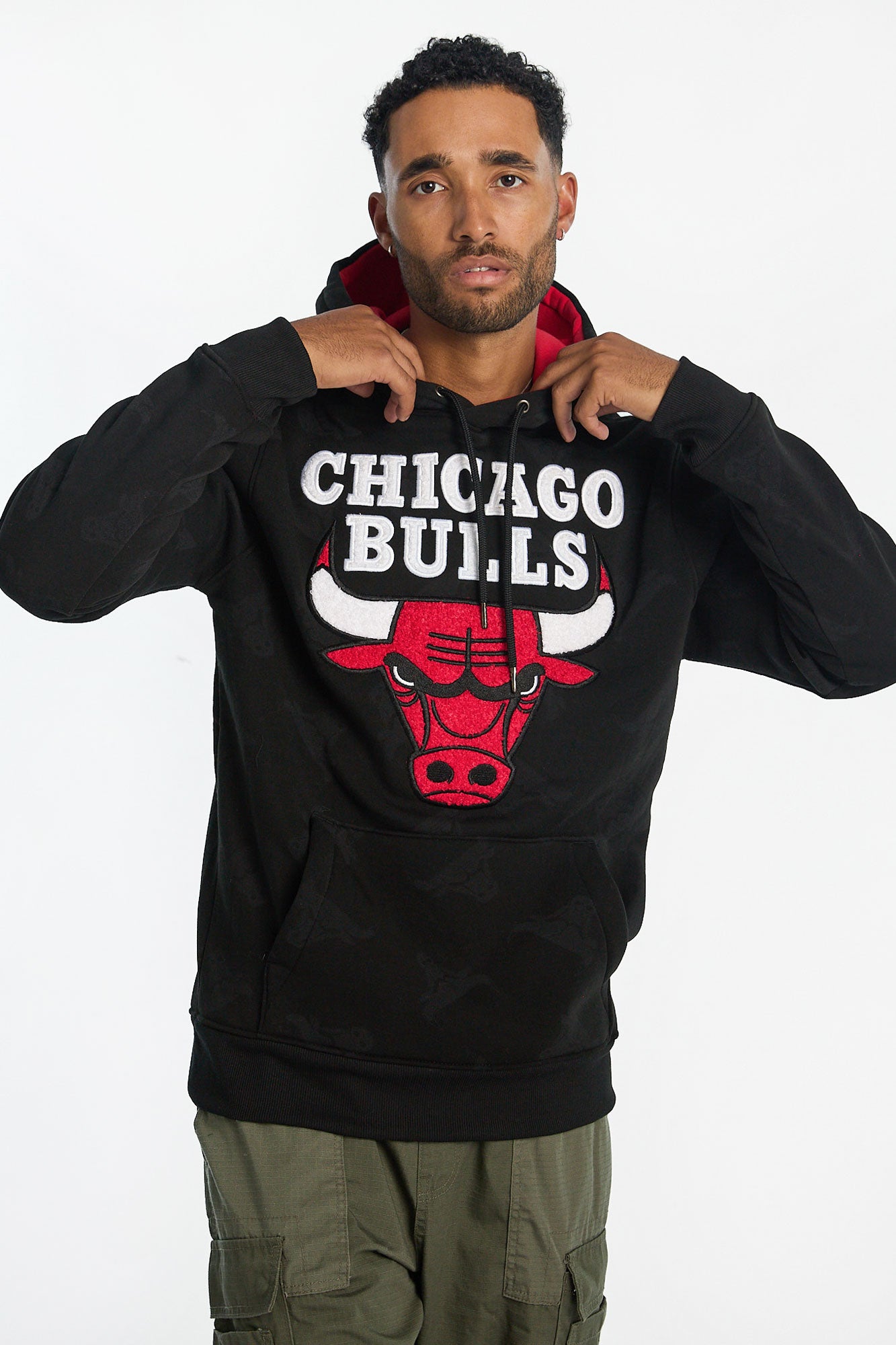 Pull a? capuchon appliqué chenille Chicago Bulls