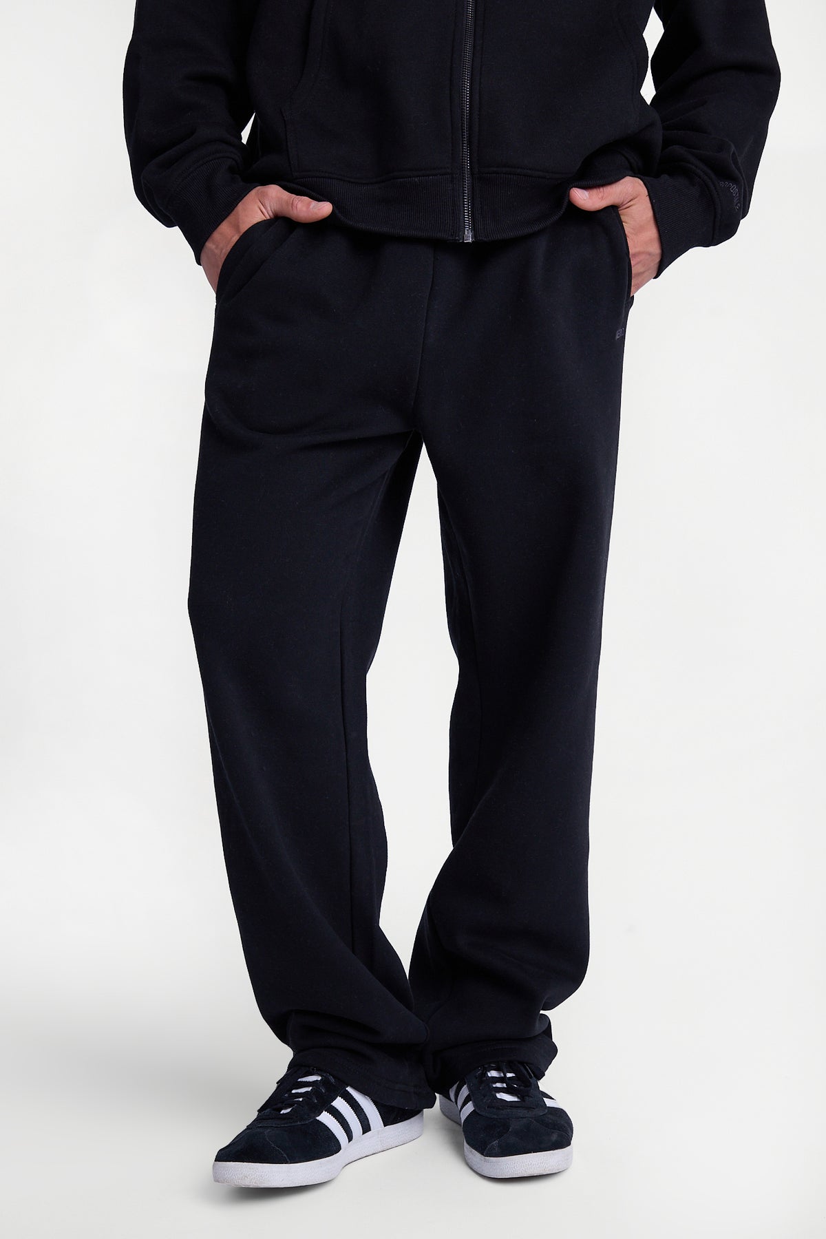 AERO Cloud Soft Fleece Embroidered Baggy Sweatpants