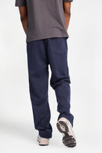 Pantalon en molleton à jambe ample appliqué en Cloud Fleece AERO thumbnail 3