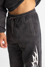 Pantalon en molleton à jambe ample délavé graphique AERO thumbnail 2