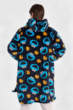 Chandail-couverture à capuche surdimensionné en peluche imprimé Cookie Monster thumbnail 3