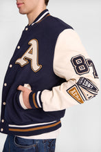 Blouson d'université à graphique AERO thumbnail 10