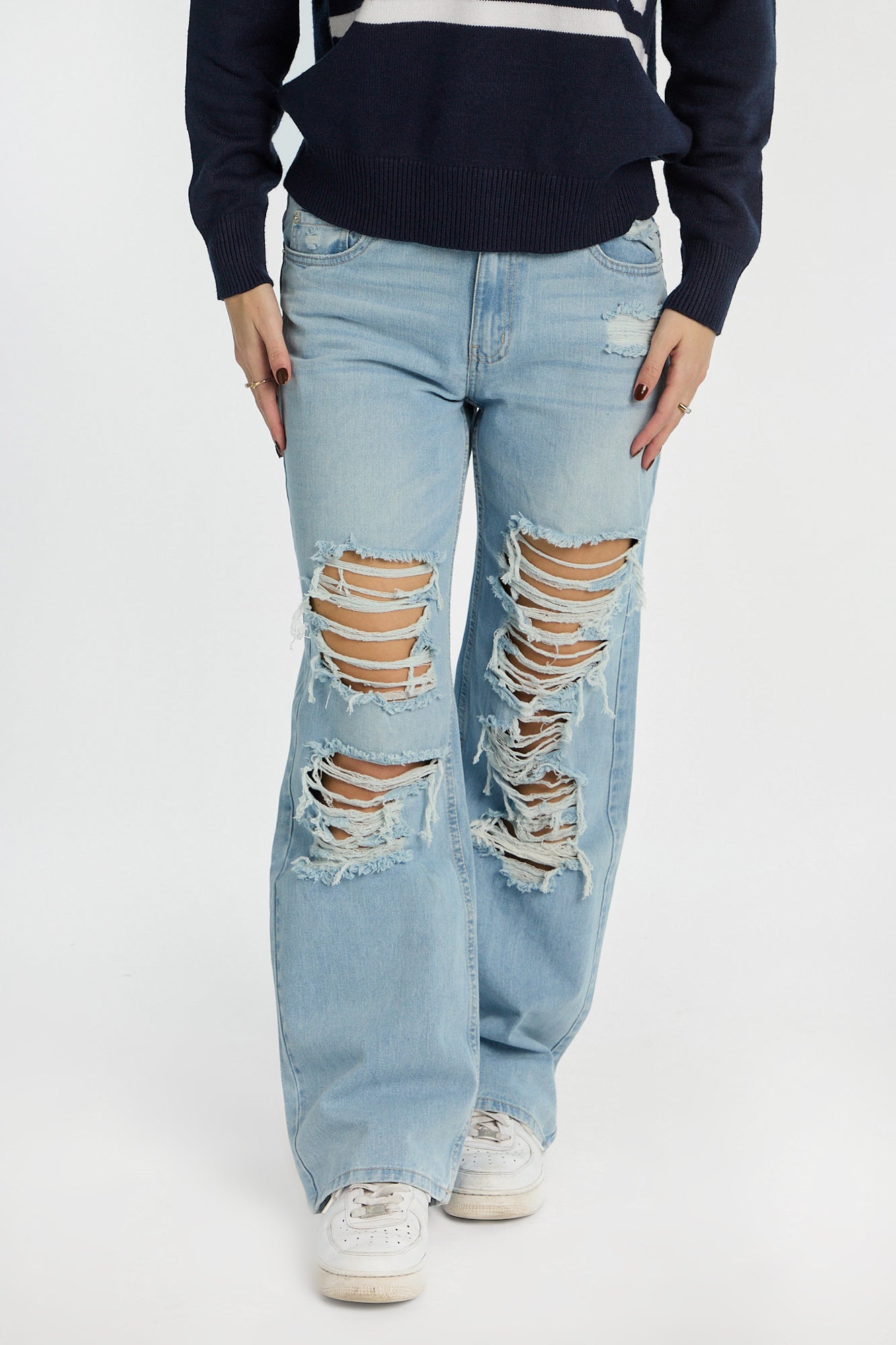 AERO Low Rise Baggy Wide Leg Jeans