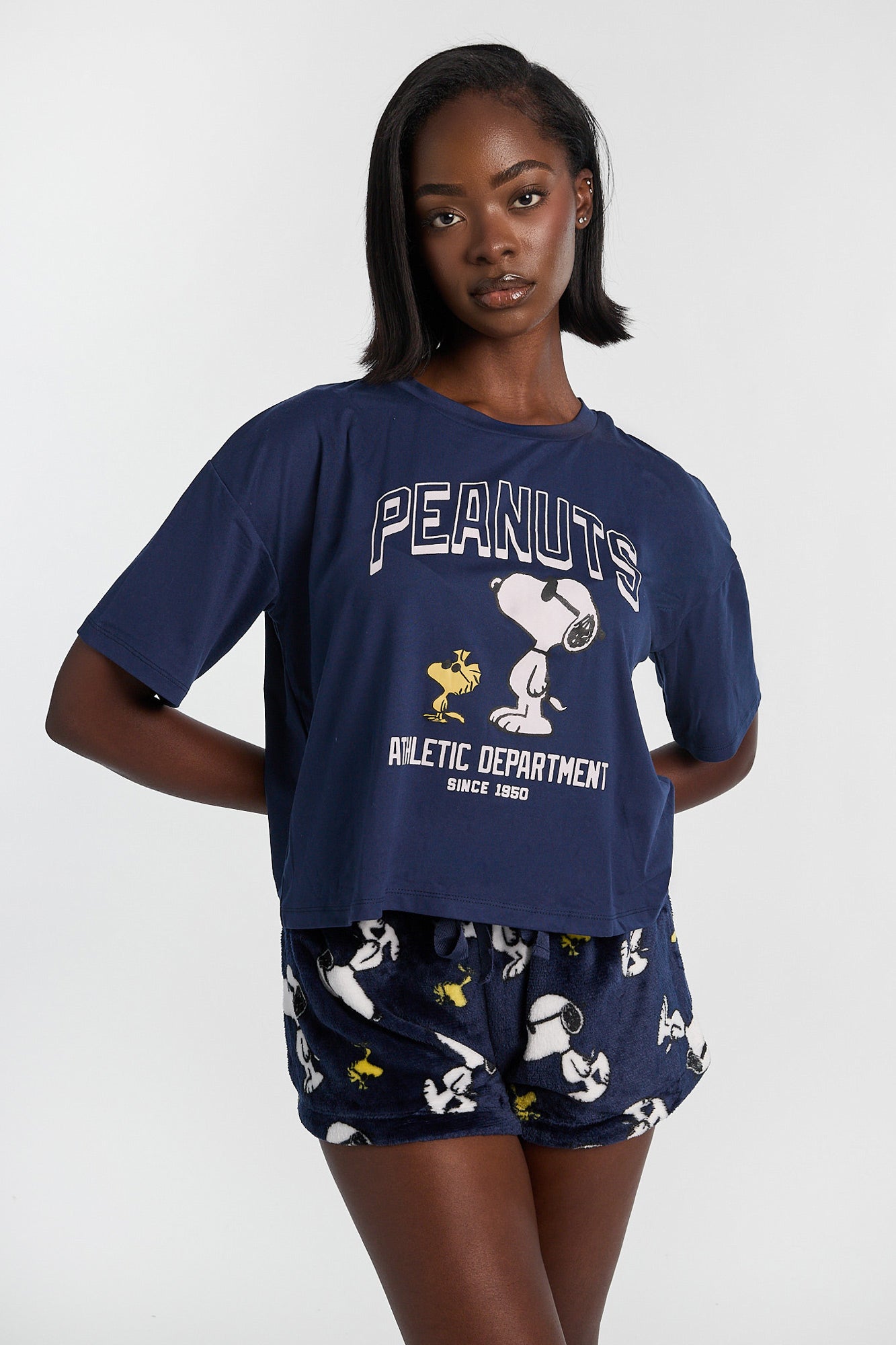 Ensemble T-shirt et short pelucheux pyjama imprimé Peanuts Snoopy