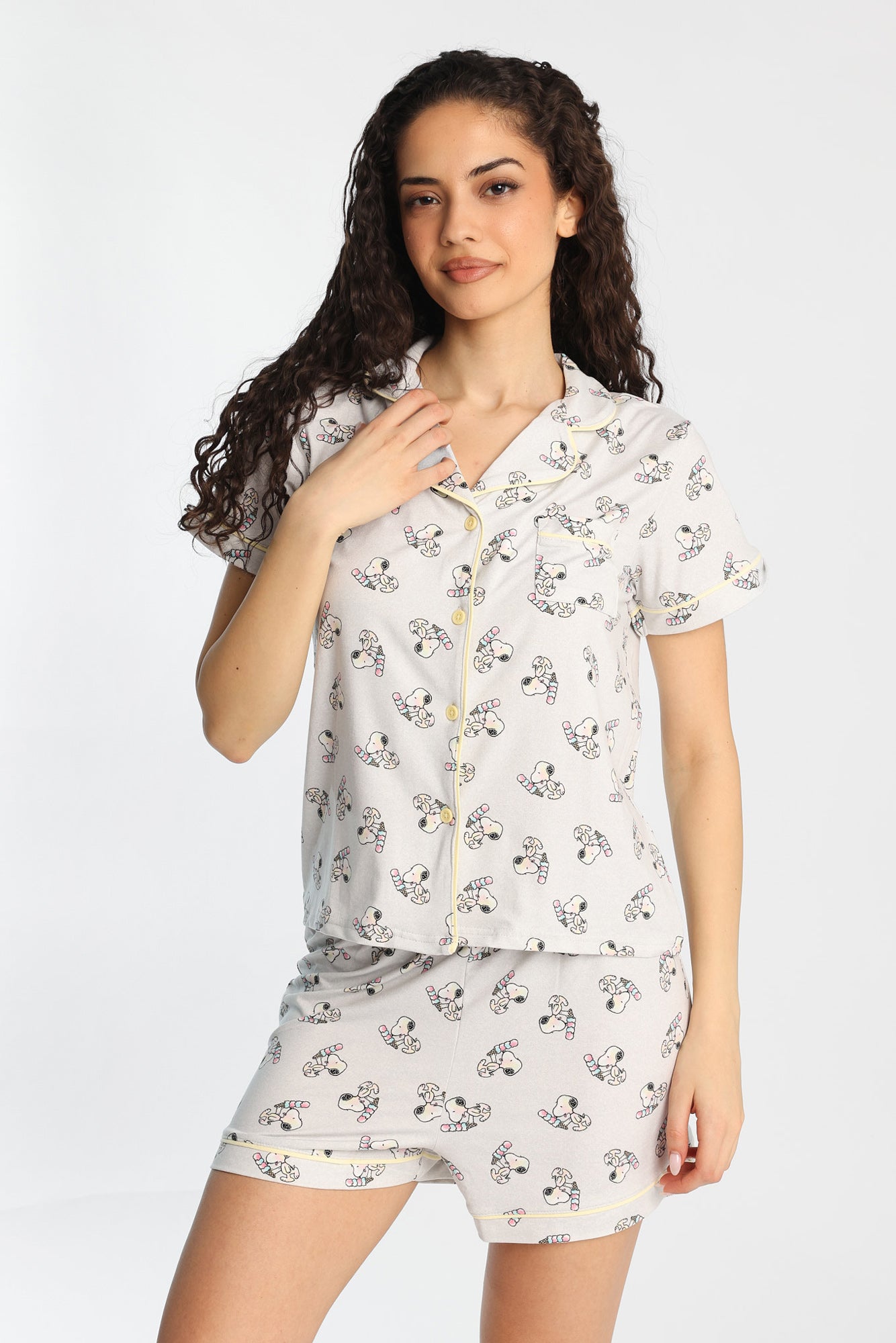 Ensemble chemise et shorts pyjama coupe Dad super doux imprimés Peanuts Snoopy crème glacée