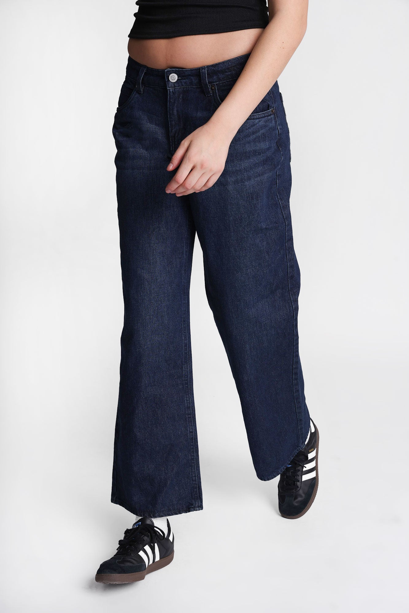 AERO Low Rise Baggy Jeans