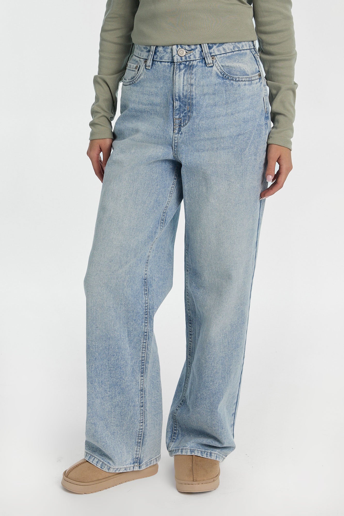 AERO Curvy High Rise Baggy Jeans
