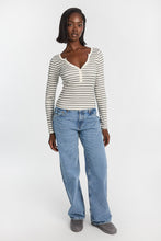 AERO Low Rise Baggy Wide Leg Jeans thumbnail 4