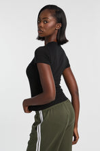 T-shirt moulant en tricot co?telé a? col ras du cou manches courtes AERO thumbnail 4
