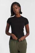 T-shirt moulant en tricot co?telé a? col ras du cou manches courtes AERO thumbnail 2