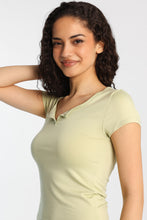 T-shirt ajusté à col cranté et manches courtes thumbnail 11