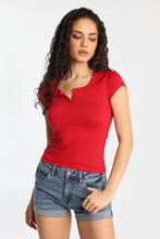 T-shirt ajusté à col cranté et manches courtes thumbnail 1