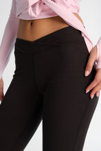 Leggings à jambe semi-e?vasée et ceinture croisée thumbnail 3