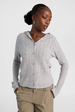 Cardigan à capuchon boutonné en tricot de câble thumbnail 1