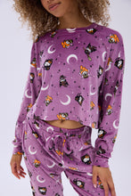 Ensemble pantalon et t-shirt pyjama en velour imprimé Hello Kitty And Friends thumbnail 3