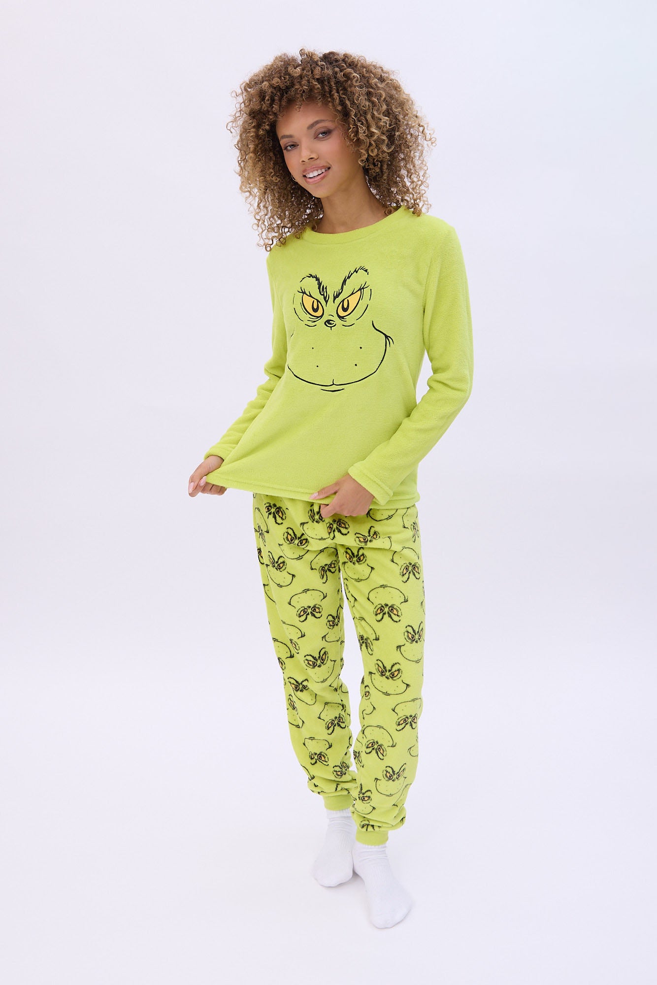 The Grinch Printed Pajama Jogger And Tee Set