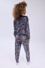 Scooby-Doo Printed Velour Pajama Jogger And Tee Set thumbnail 4