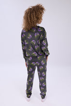 Beetlejuice Printed Velour Pajama Jogger And Tee Set thumbnail 4