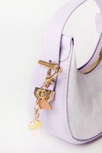 Mini sac hobo zippé à breloques beignet thumbnail 2