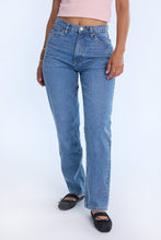 AERO Super High Rise Curvy Straight Leg Jeans thumbnail 1