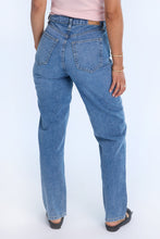 AERO Super High Rise Curvy Straight Leg Jeans thumbnail 2