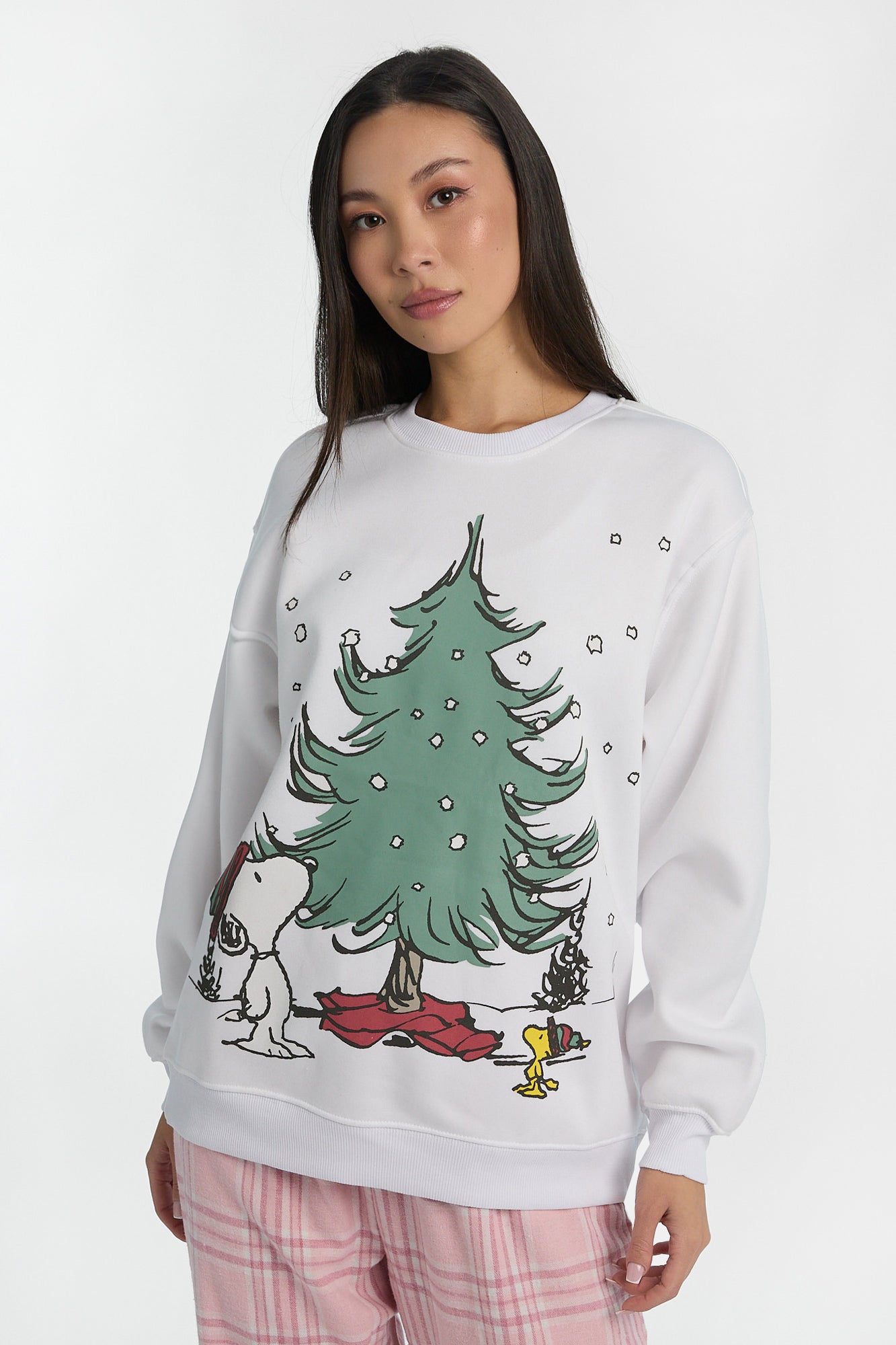 Pull à enfiler col ras du cou imprimé Peanuts Snoopy sapin de Noël