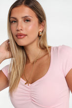 T-shirt à col en coeur froncé en tissu super doux AERO thumbnail 6