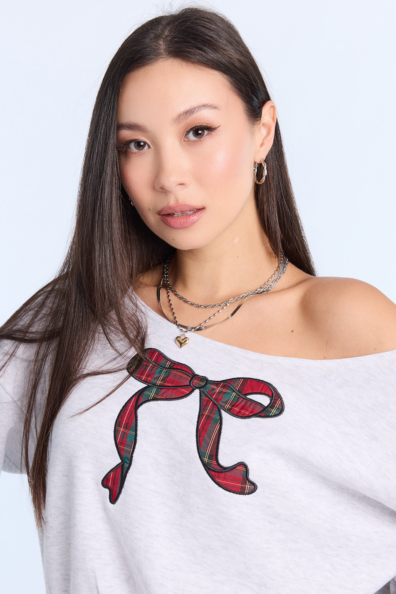 トップス Logo Emb Off Shoulder Sweatshirt Daydream Off Shoulder Sweatshirt Cropped – The Collegiate Lineup